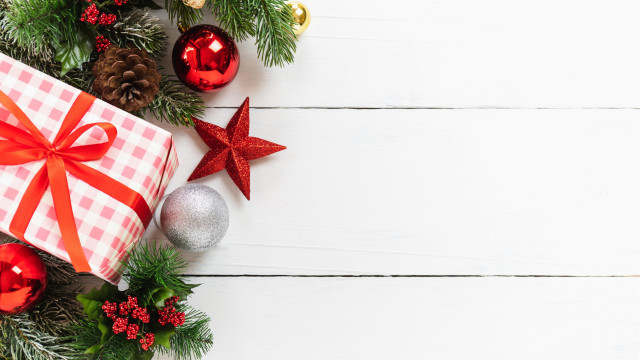 Christmas present red bow star free wallpaper - medium preview image