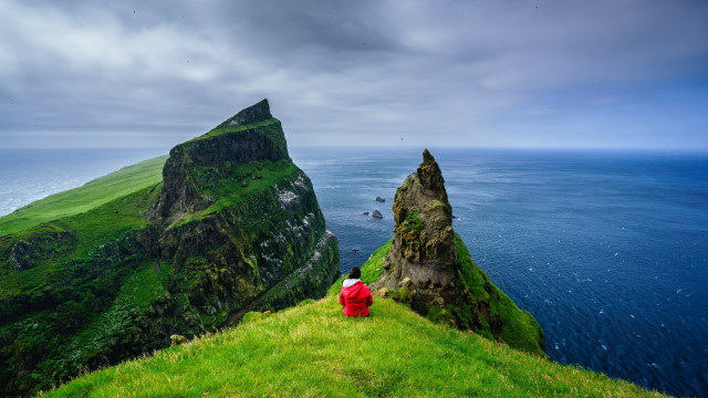 Hill ocean mountain green water free wallpaper - medium preview image