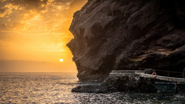 Ocean dock sunset mountain city free wallpaper - medium preview image