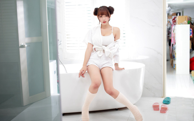 Woman bathtub rococo doublebun socks free wallpaper - medium preview image