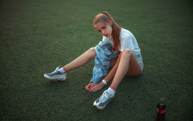 Elina karimova girl sitting shoes free wallpaper - medium preview image