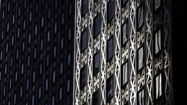 Clock building sky windows cubist free wallpaper - medium preview image