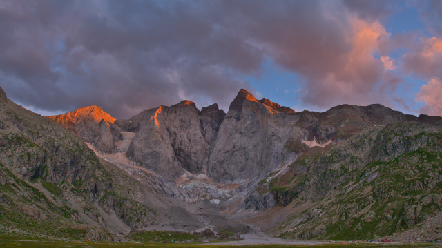 Mountain range sunset clouds river free wallpaper - medium preview image