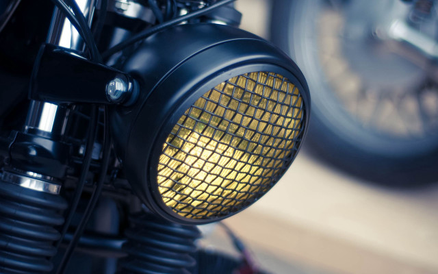 Motorcycle tiltshift rimlight blurry depthoffield free wallpaper - medium preview image