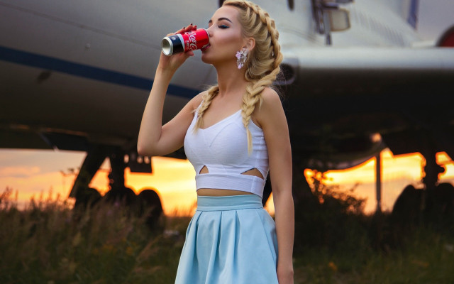Woman drinking coca cola popart free wallpaper - medium preview image