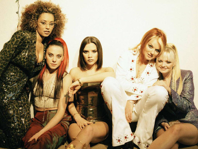 Women couch wall plant group free wallpaper - medium preview image