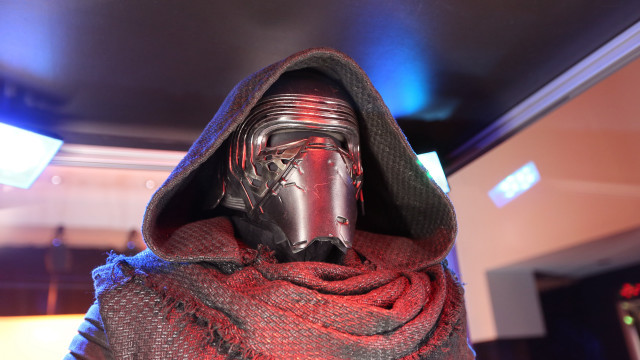 Star wars hologram masked hood free wallpaper - medium preview image