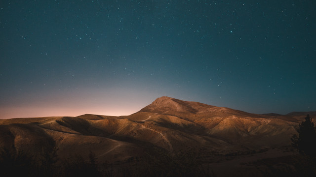 Mountain range star filled sky #2 free wallpaper - medium preview image