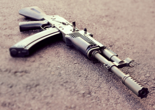 Gun magnifying glass small gun free wallpaper - medium preview image