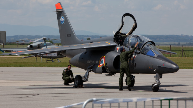 Fighter jet airport man green free wallpaper - medium preview image