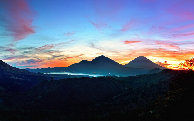 Sunset mountain lake clouds beach free wallpaper - medium preview image