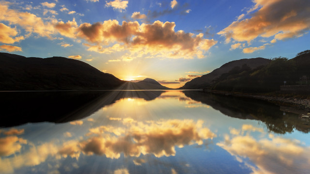 Lake mountains clouds sunset crepuscular free wallpaper - medium preview image