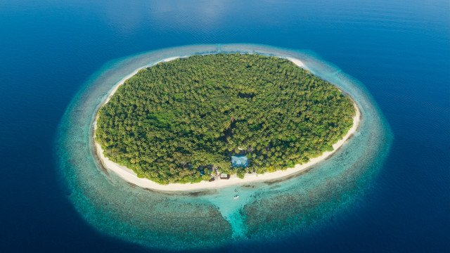 Island house boat ocean puzzle #2 free wallpaper - medium preview image