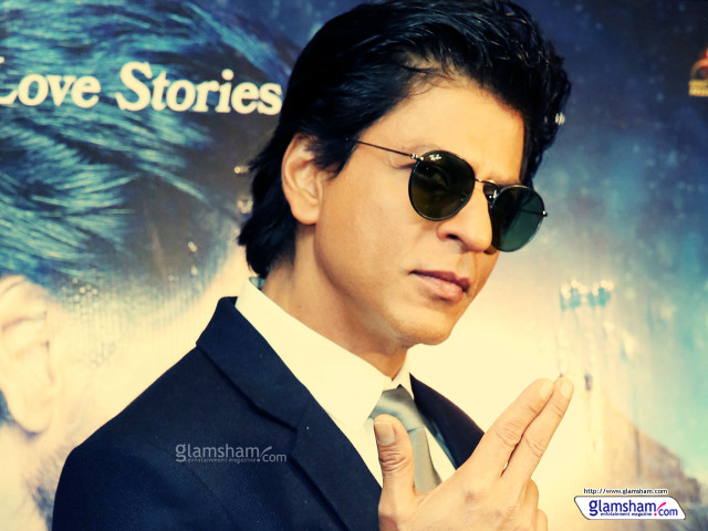 Man suit sunglasses hand gesture free wallpaper - medium preview image