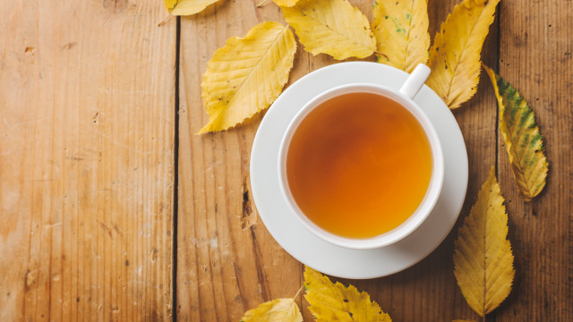 Tea leaves wooden table top free wallpaper - medium preview image
