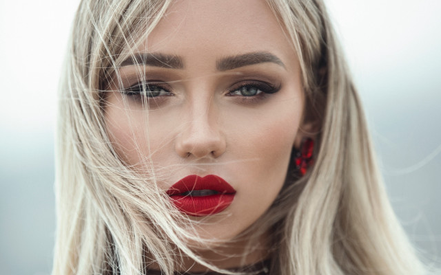 Blonde woman red lip flower free wallpaper - medium preview image