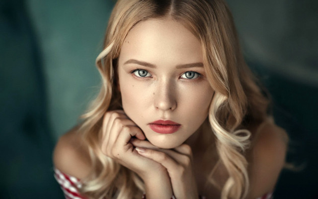 Blonde blueeyes portrait bandages photorealistic free wallpaper - medium preview image
