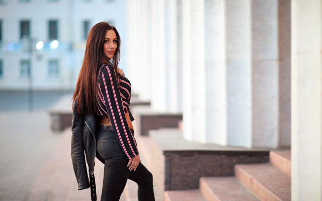 Woman blackjacket purse fashion shoot free wallpaper - medium preview image