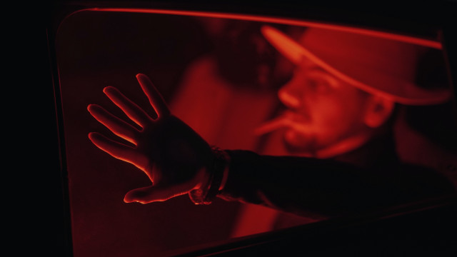 Man hat red light mirror free wallpaper - medium preview image