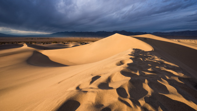 Desert sand dune sky clouds #2 free wallpaper - medium preview image