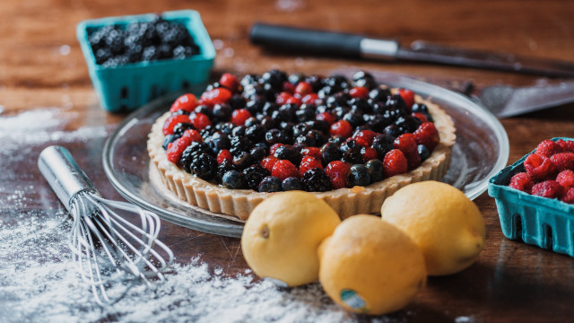 Berry lemon tart still life free wallpaper - medium preview image