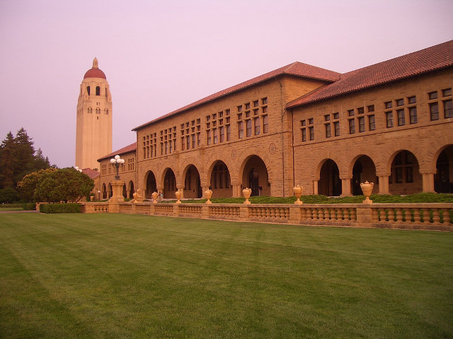 De hirsh margules building clock free wallpaper - medium preview image