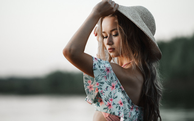 Woman hat water pose blonde free wallpaper - medium preview image