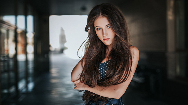Elina karimova hallway portrait serious free wallpaper - medium preview image