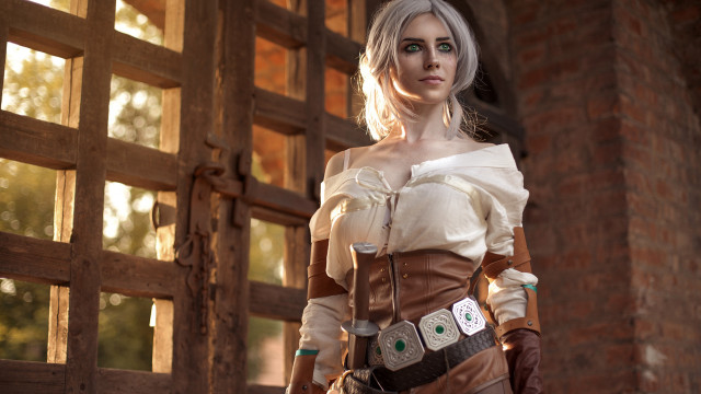 Cosplay woman whitehair greeneyes brickwall free wallpaper - medium preview image