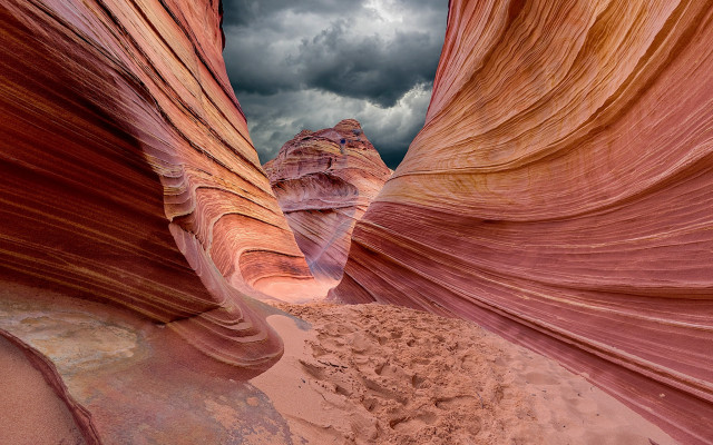Canyon tall rock formation cloudy free wallpaper - medium preview image