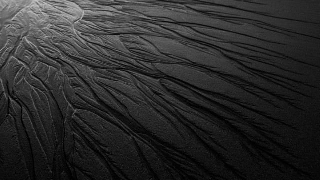Black white beach sand dune free wallpaper - medium preview image