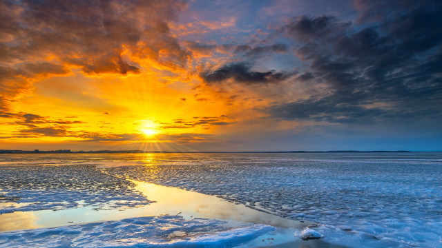 Sunset frozen lake reflection clouds free wallpaper - medium preview image
