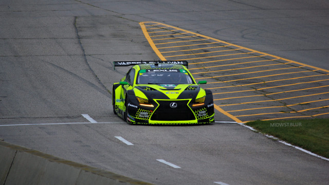 Car race track yellow line free wallpaper - medium preview image