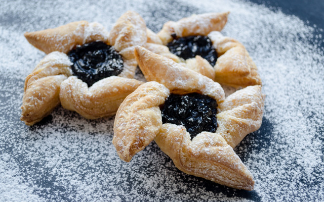 Pastries blueberries powdered sugar food free wallpaper - medium preview image