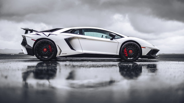 White sports car red rims #2 free wallpaper - medium preview image