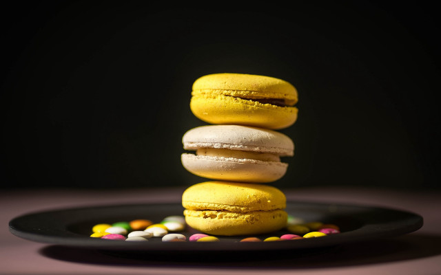Plate macaroon candy neo fauvism free wallpaper - medium preview image