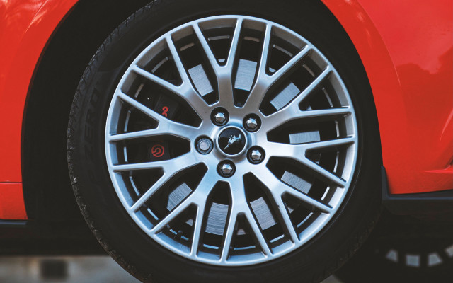 Red car wheel cobra rim free wallpaper - medium preview image