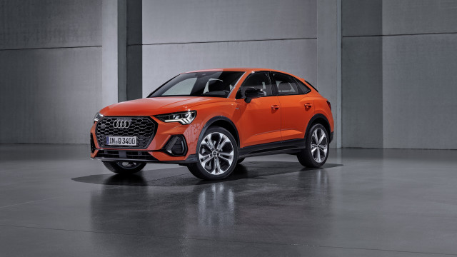 Orange audi suv 3d render free wallpaper - medium preview image