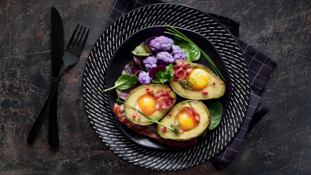 Plate eggs vegetables fork knife free wallpaper - medium preview image
