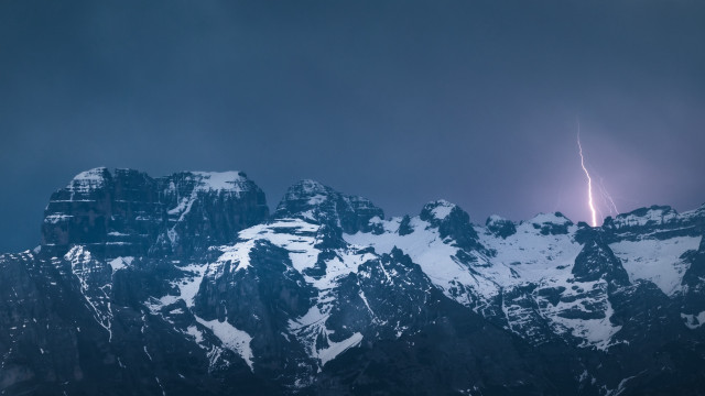 Lightning mountain range dark sky free wallpaper - medium preview image