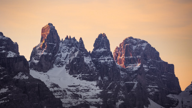 Mountain range snow rocks romanesque free wallpaper - medium preview image