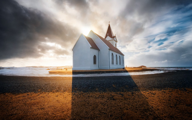 Church steeple cross cloudy sky free wallpaper - medium preview image