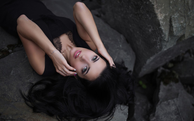 Aramenta dianthe vail portrait lying free wallpaper - medium preview image