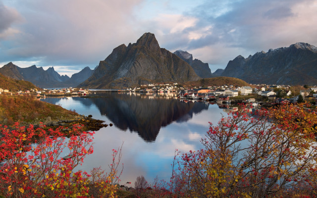 Lake mountains houses autumn leaves free wallpaper - medium preview image