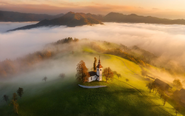 Church foggyfield neo romanticism tiltshift free wallpaper - medium preview image