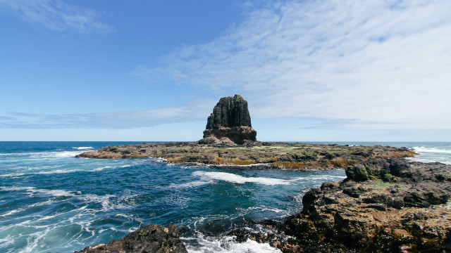 Rocky island clouds blue sky free wallpaper - medium preview image