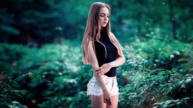 Elina karimova woods fashion portrait free wallpaper - medium preview image
