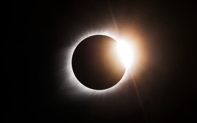 Solar eclipse dark sky bright free wallpaper - medium preview image