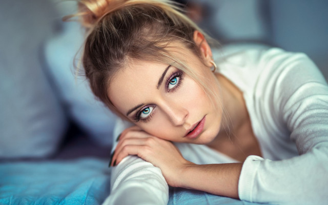 Eszter mattioni portrait blonde bun free wallpaper - medium preview image