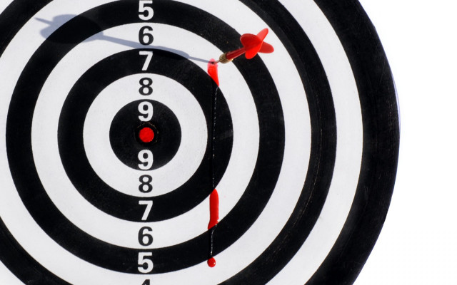 Bullseye white red marker center free wallpaper - medium preview image